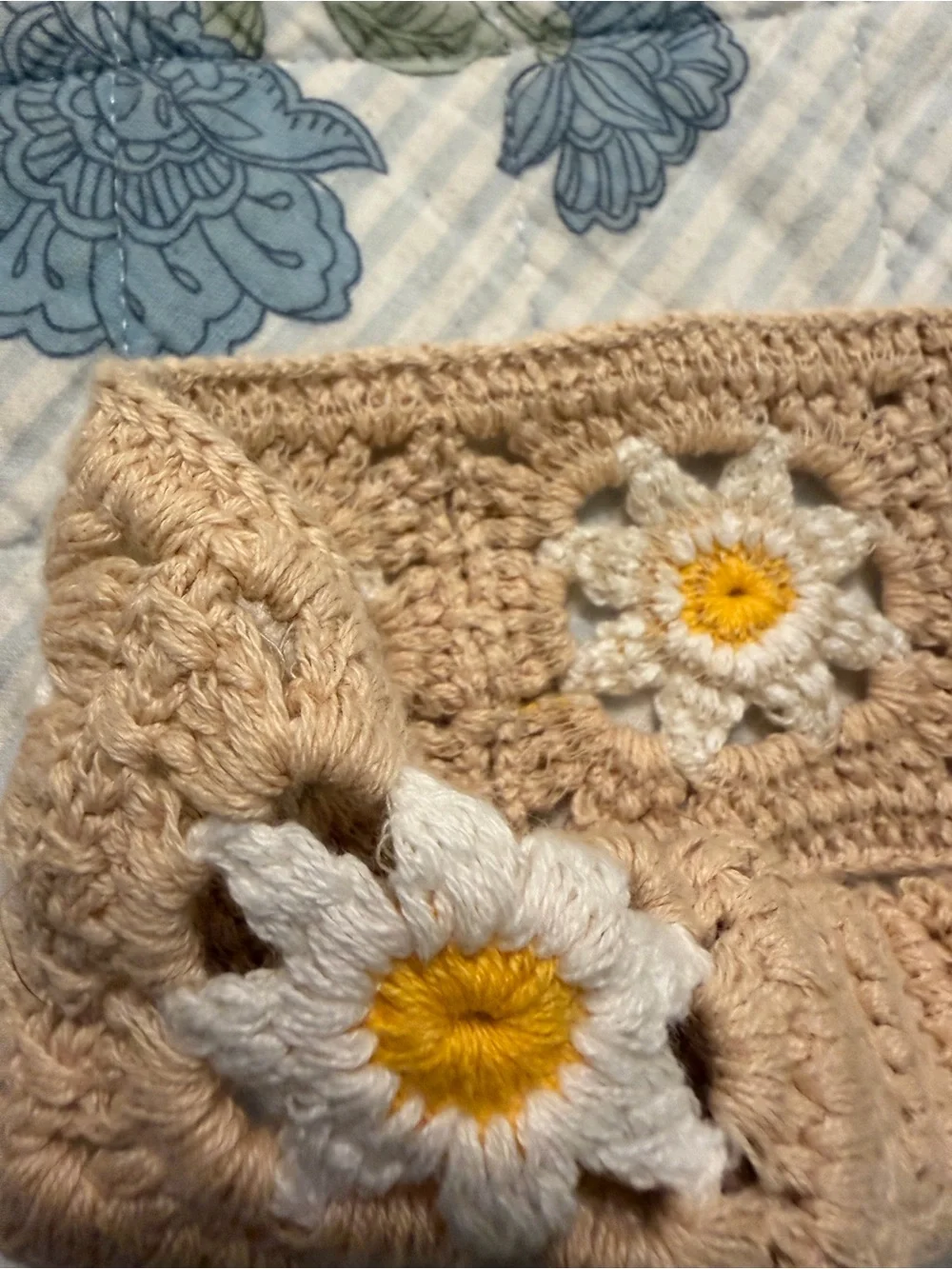 Crocheted Daisy Headband in Beige and White
